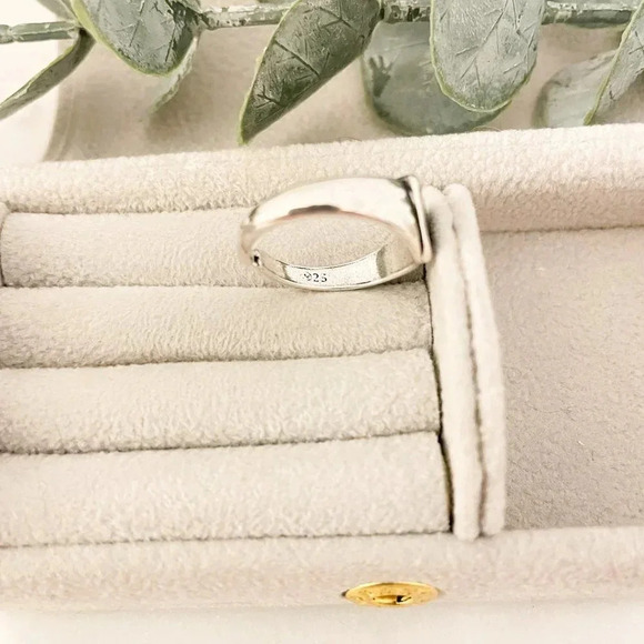 925 Sterling Silver Black Heart Ring Minimalist Dainty Ring Resizable Ring - Picture 6 of 6